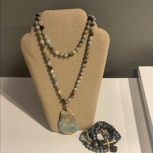 Elegant Beaded Necklace with Pendant